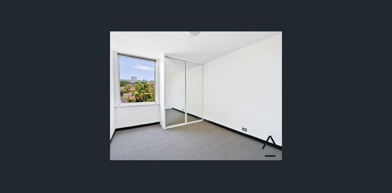 Sunlit Apartment in Quiet Location - Photo 2