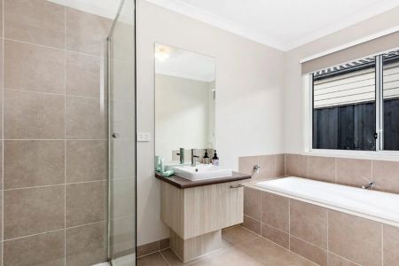 Summerhill Charm - Photo 3