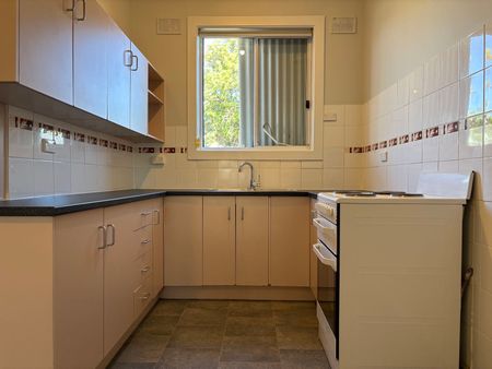 Comfortable Family Home in Elizabeth East - Photo 5