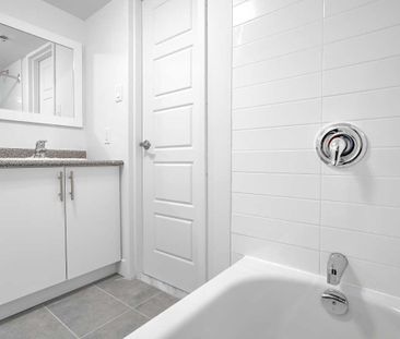 5740 Cavendish Boulevard, Côte Saint-Luc, QC - Photo 2