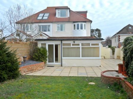 Fernside Road, Poole, Dorset, BH15 2QU - Photo 5