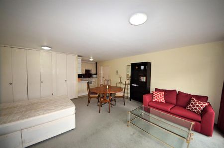 Studio to rent - Photo 5