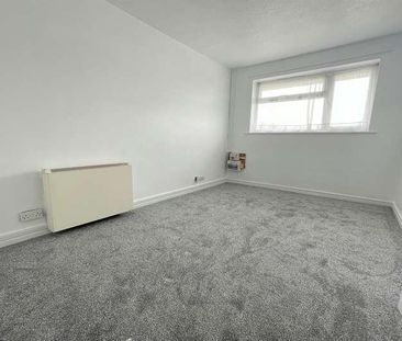 Sutton Avenue, Peacehaven, BN10 - Photo 2