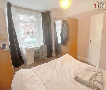 2 Bedroom Flat - Photo 2