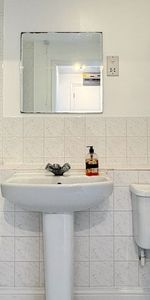 1 Bed Flat, Wheat Sheaf Close, E14 - Photo 4