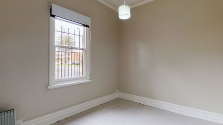 Light-Filled Living in the Heart of Canning Street - Photo 3