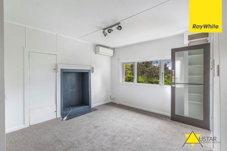 Two Bedroom and One Bathroom in Titirangi! Lawns and Gardens Included! - Photo 3