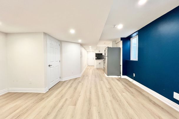 For Lease - 411 Grindstone Trail, Oakville, Ontario - Photo 1