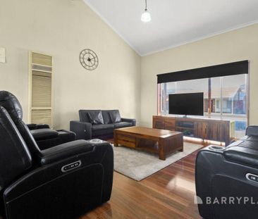 Stylish & Convenient 3-Bedroom Gem in Central Pakenham - Photo 6