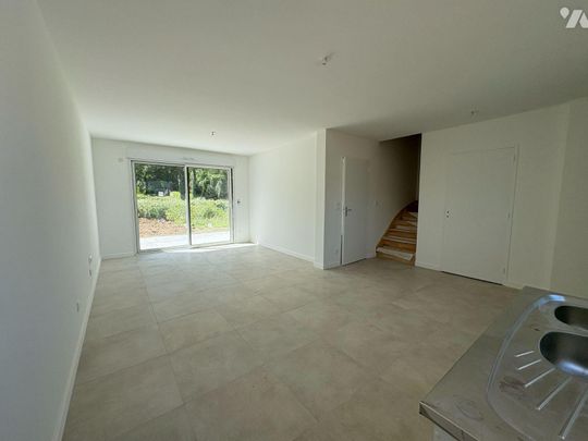 A LOUER MAISON NEUVE AU COEUR DE BAINS-SUR-OUST, Centre de bains sur oust, à proximité de to... - Photo 1
