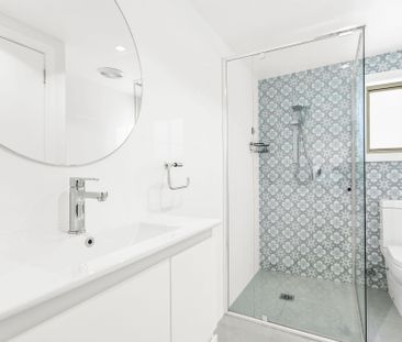 Charming Coastal Cottage - Perfectly Positioned for Summer - Photo 4