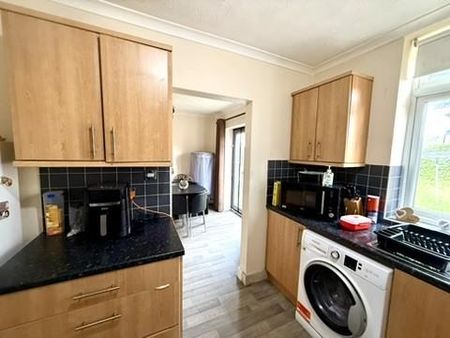 3 bedroom terraced house to rent - Photo 4