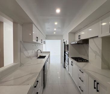 For Lease - 49 Ambercroft Boulevard, Toronto, Ontario - Photo 2