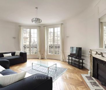 Tout savoir sur cet appartement dans le quartier Saint Thomas d'Aquin, à Paris 7ème - Photo 4