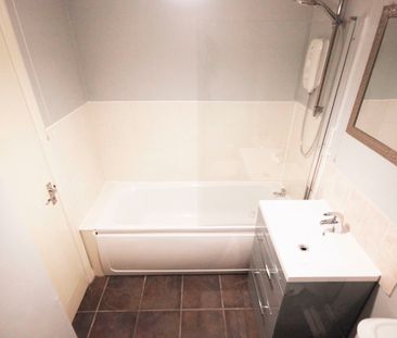 Dudbridge Meadow, Stroud, Gloucestershire, GL5 3NH - Photo 6