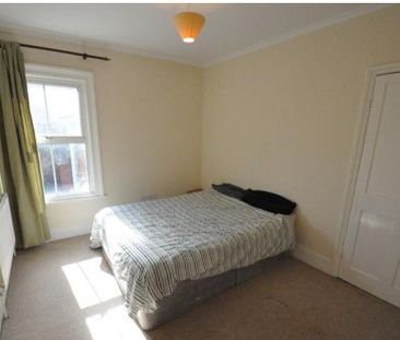 3 Bed Terraced House, Highgrove Street, RG1 - Photo 6