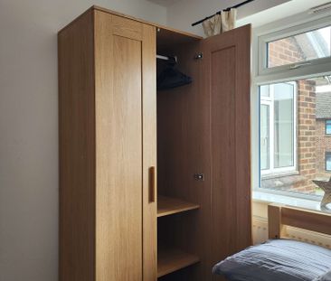 College Road 33 Room 5 - Photo 2