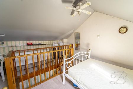 3 bedroom - Photo 2