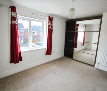 Leicester Square, Crossgates, Leeds - Photo 4