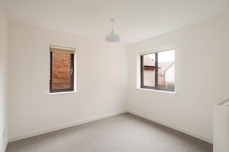 2 Bed Flat - Photo 2