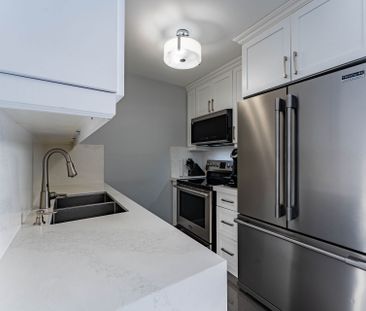 For Lease - 25 Hun Crescent, Toronto, Ontario - Photo 4