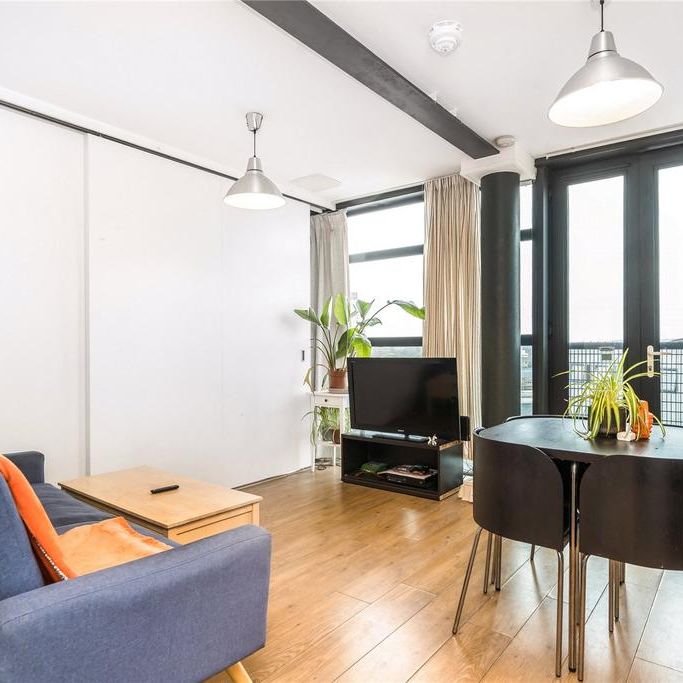 3 bedroom flat to rent - Photo 1