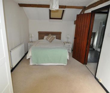 2 bedroom terraced house to rent - Photo 5