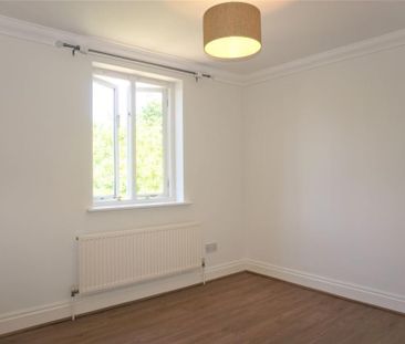 2 bedroom semi-detached house to rent - Photo 3