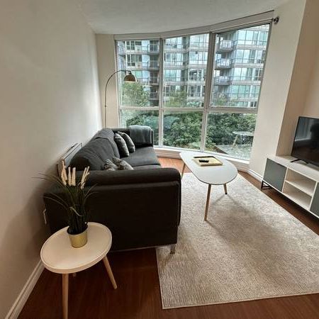 Spacious, FURNISHED One Bedroom Unit in Coal Harbor- 555 Jervis Street - Photo 1