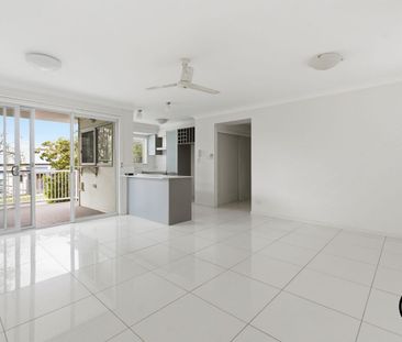 Modern & Convenient Living in Yeerongpilly 🏡 - Photo 2