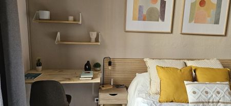 Carrer de Pau Claris, Barcelona, Catalonia 08037 - Photo 5