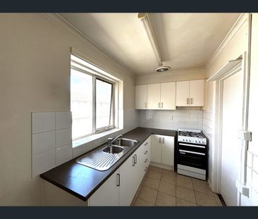 12/4 Walnut Street, Carnegie, Vic 3163 - Photo 6