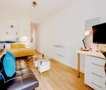 Studio Silver - Photo 4