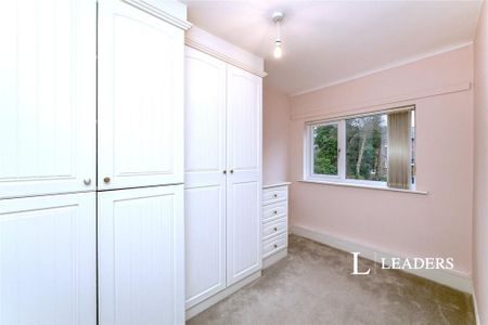 3 bedroom semi-detached house to rent - Photo 4