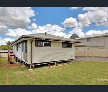 4 BEDROOM FAMILY HOME WITH SPACIOUS OPEN KITCHEN DINING AND SEPARAT... - Photo 6