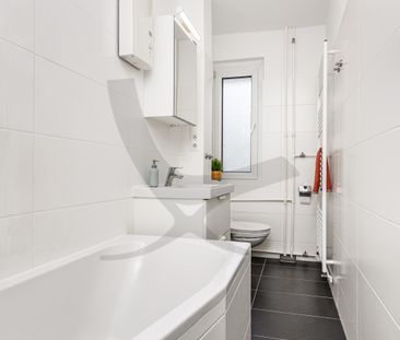 Living Green - Photo 6