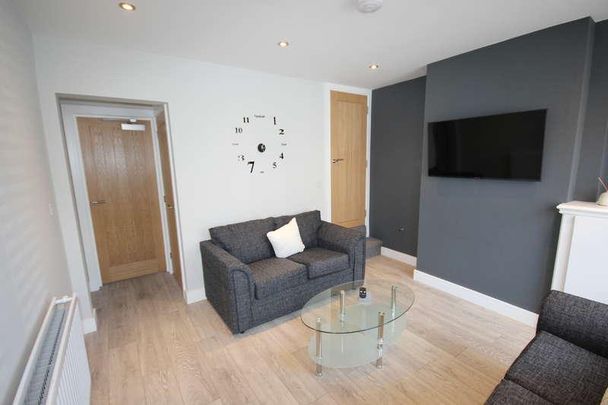 Wyggeston Street, Burton Upon Trent, DE13 - Photo 1