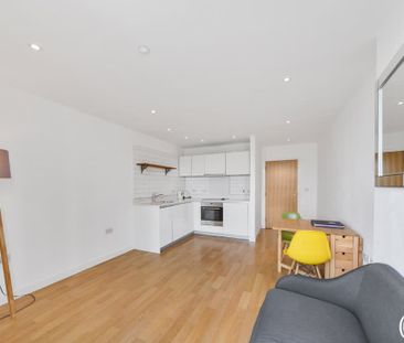 Residence Tower, Woodberry Grove, N4 - Photo 1