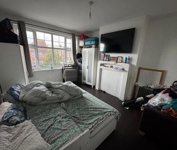 3 bedroom flat to rent - Photo 6