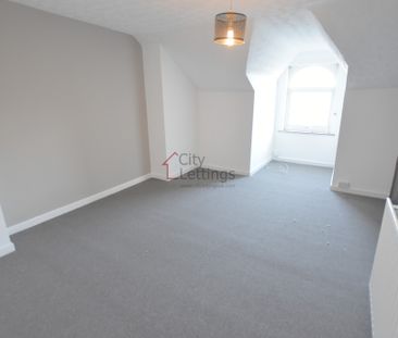 4 Bedroom Mid Terraced House - Photo 6