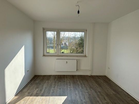 Renovierte 2-Zimmer-Wohnung mit Balkon - Foto 1