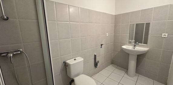 Location Appartement 2 pièces 41m² SIGEAN 11130 - Photo 2