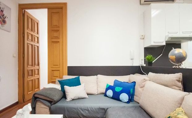 Glorieta de Ruiz Giménez, Madrid, Community of Madrid 28015 - Photo 1