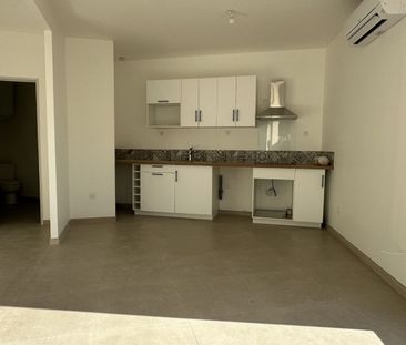 Location Appartement P1 neuf Plan-de-cuques - Photo 4