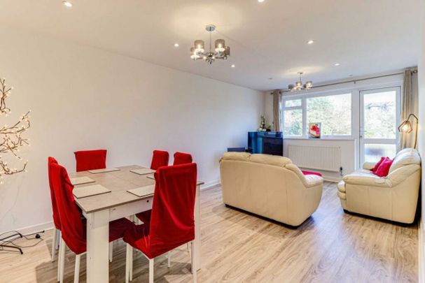 Darlaston Road, SW19, London - Photo 1