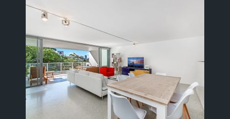 Furnished signature style in a prime lifestyle setting - Photo 5