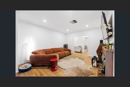 Big Block, Big Entertaining, Brilliant Location! - Photo 4