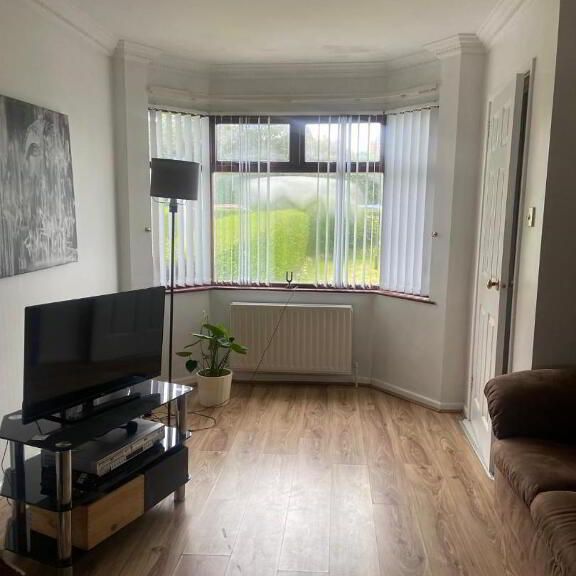 100 Lough Road, Lurgan, Craigavon, BT66 6JJ - Photo 1