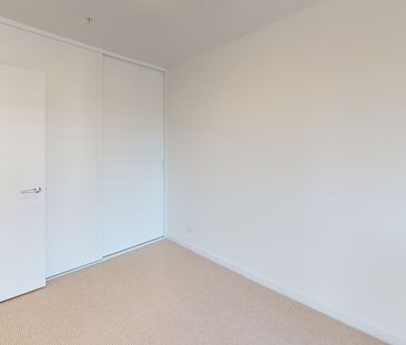 Chic Living in a Prime Location - Photo 5
