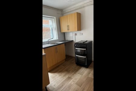 3 Bed Terraced House, Index Street, L4 - Photo 2